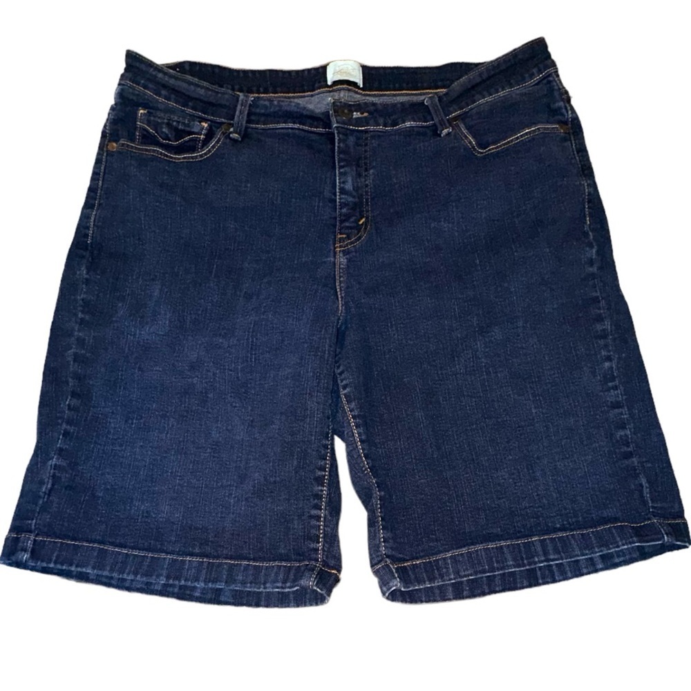 NWOT Levis San Francisco 512 Perfectly Slimming Shorts Size 20